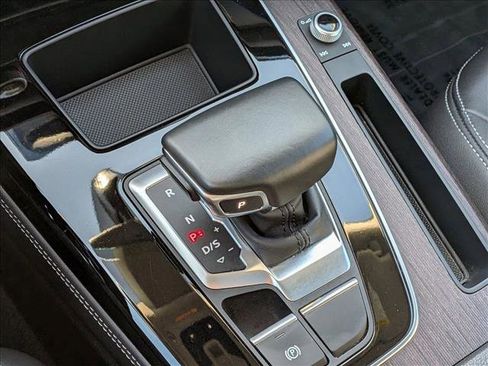 Used 2021 Audi Q5 e Premium Plus w/ Premium Plus Package image 13