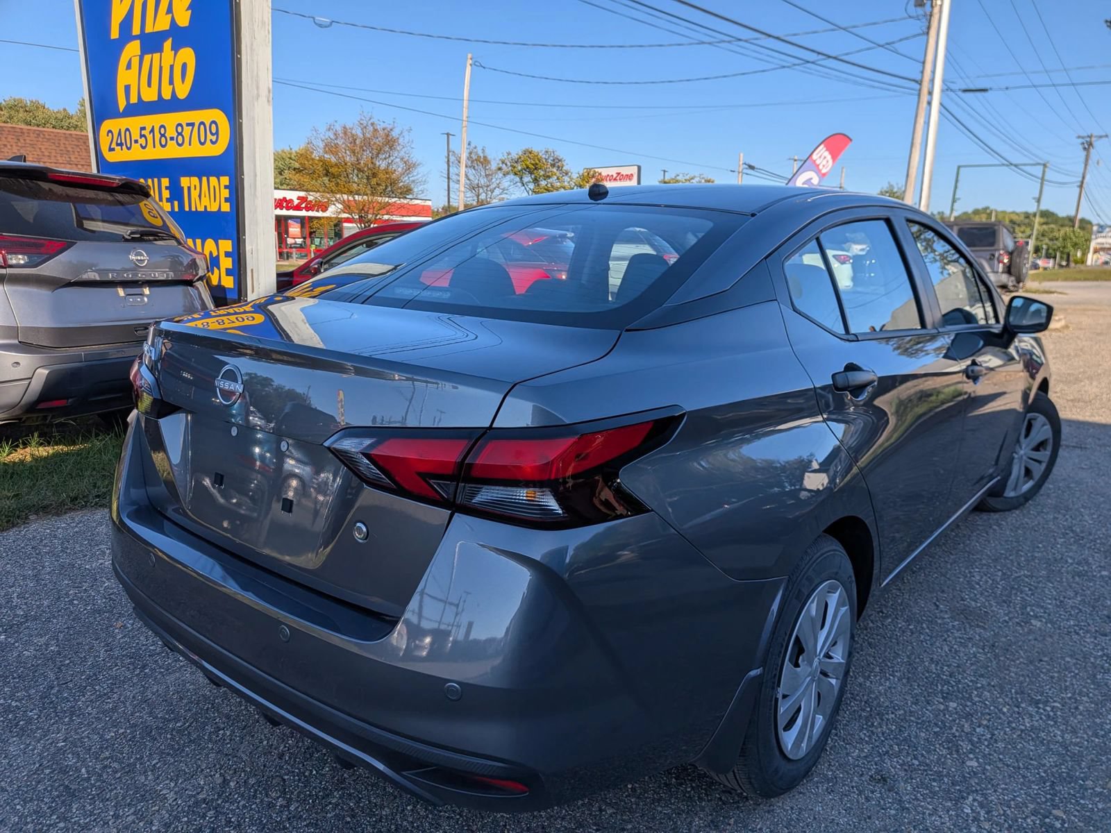 Used 2024 Nissan Versa S FWD image 5