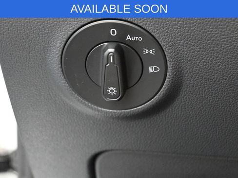 Used 2022 Volkswagen Taos SE AWD/4WD image 15