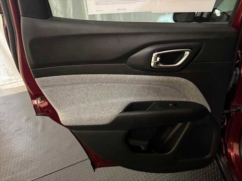 Certified 2022 Jeep Compass Latitude image 23