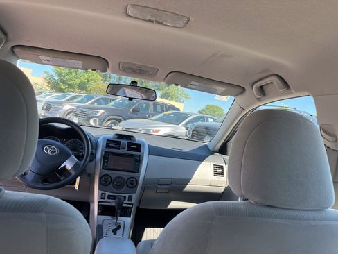 Used 2013 Toyota Corolla LE FWD image 17