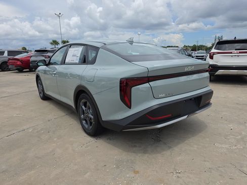 New 2026 Kia K4 FWD image 6