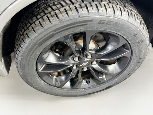 Used 2022 Dodge Durango GT image 32