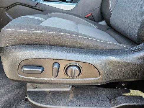 Used 2025 Chevrolet Blazer LT AWD/4WD image 10