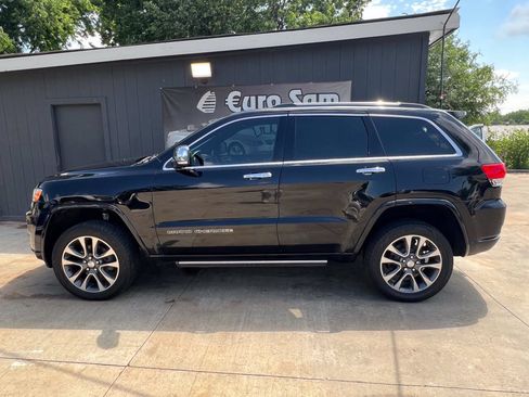 Used 2017 Jeep Grand Cherokee Overland AWD/4WD image 5