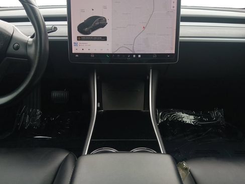 Used 2018 Tesla Model 3 Long Range RWD image 11