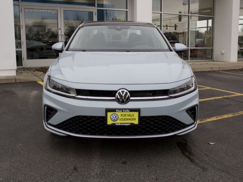 New 2026 Volkswagen Jetta SE image 2