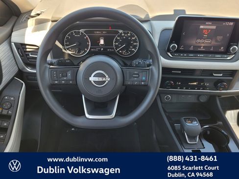 Used 2023 Nissan Rogue SV image 12