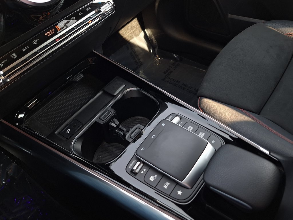 Used 2021 Mercedes-Benz GLA 250 4MATIC image 25