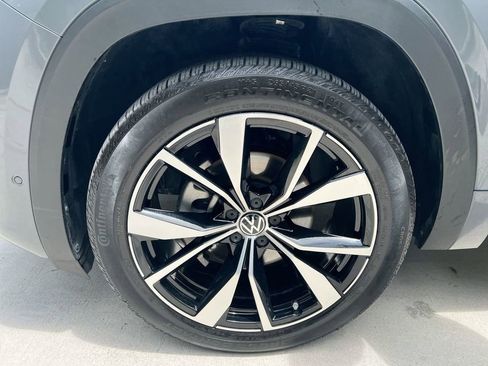 Used 2024 Volkswagen Atlas Cross Sport SEL Premium R-Line AWD/4WD image 9