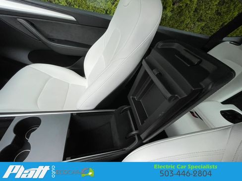 Used 2023 Tesla Model Y Long Range image 31