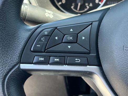 Used 2024 Nissan Altima 2.5 SV FWD image 11