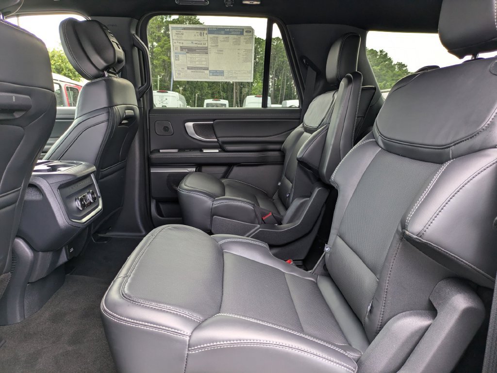 New 2027 Ford Expedition Max Platinum w/ Stealth Appearance Package RWD image 15