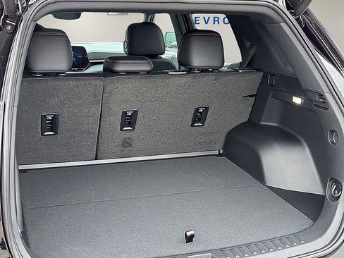 New 2026 Chevrolet Equinox RS w/ Convenience Package III FWD image 11