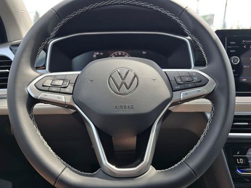 New 2026 Volkswagen Taos SE AWD/4WD image 24