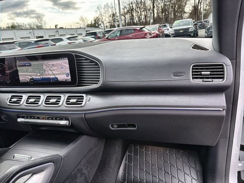 Used 2024 Mercedes-Benz GLS 450 4MATIC image 30