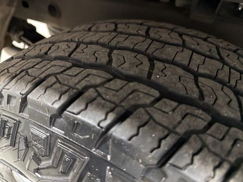 Used 2023 Chevrolet Silverado 1500 LT w/ Z71 Off-Road Package image 50