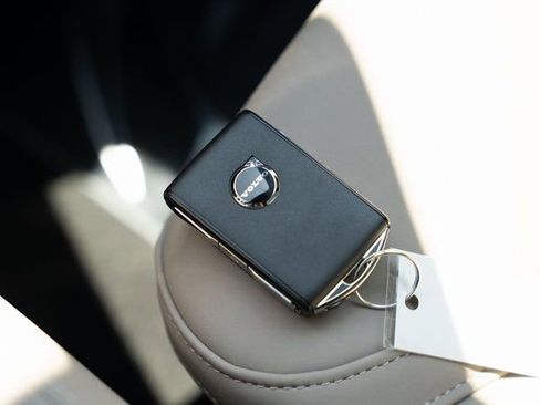 Used 2026 Volvo XC90 T8 Plus w/ Protection Package Premier image 37