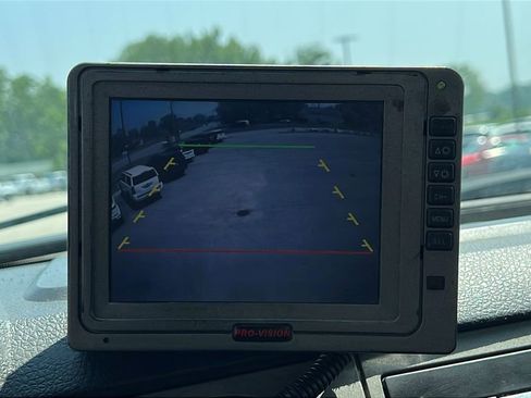 Used 2017 Ford F650 2WD Regular Cab Super Duty image 21