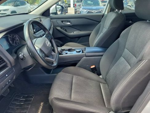 Used 2025 Nissan Rogue SV AWD/4WD image 19