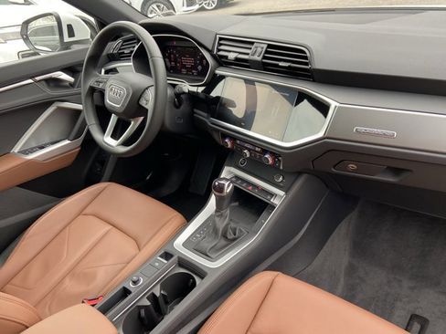 Certified 2025 Audi Q3 2.0T Premium w/ Convenience Package image 24