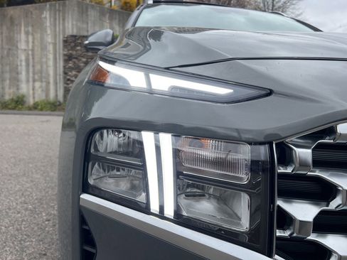 Used 2023 Hyundai Santa Fe SEL w/ Premium Package image 9