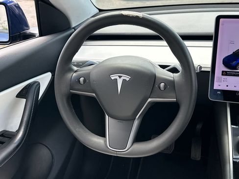 Used 2021 Tesla Model Y Long Range AWD/4WD image 17