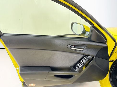 Used 2004 MAZDA RX-8 w/ MT Sport Pkg image 9