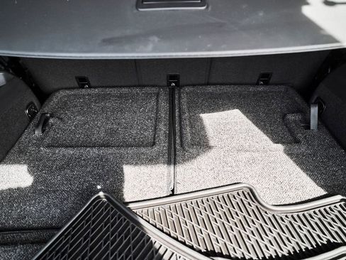 Used 2020 Volkswagen Tiguan SE FWD image 8