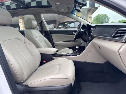 Used 2018 Kia Optima EX w/ Premium Package FWD image 32
