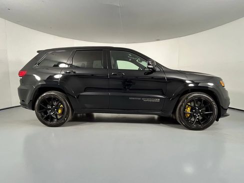 Used 2018 Jeep Grand Cherokee Trackhawk AWD/4WD image 8