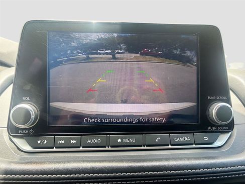 Used 2024 Nissan Rogue SV FWD image 13