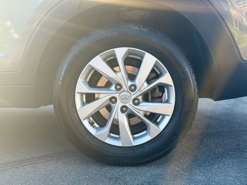 Used 2019 Hyundai Tucson SE image 10