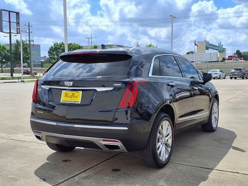Used 2022 Cadillac XT5 Premium Luxury w/ Technology Package image 2