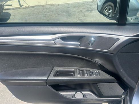 Used 2020 Ford Fusion SE FWD image 7