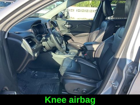 Used 2020 Jeep Cherokee Latitude Plus AWD/4WD image 11