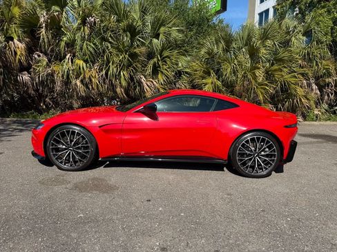 Used 2022 Aston Martin V8 Vantage Coupe RWD image 10