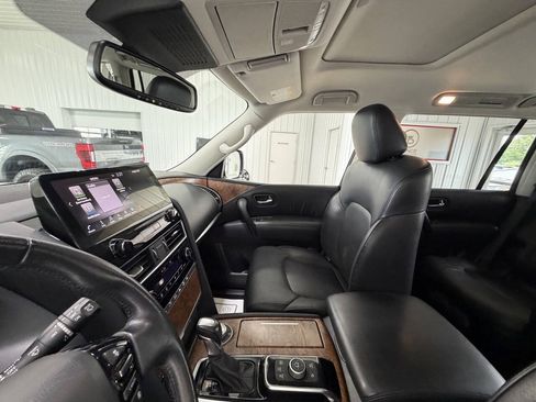 Used 2024 Nissan Armada SL w/ Captain's Chairs Package AWD/4WD image 33