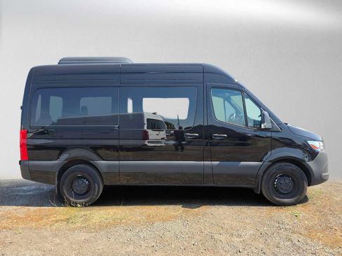 Used 2025 Mercedes-Benz Sprinter 2500 image 2