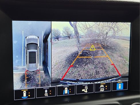 Used 2024 GMC Terrain AT4 w/ Tech Package image 16