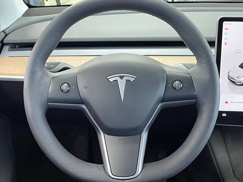Used 2023 Tesla Model Y Long Range AWD/4WD image 23