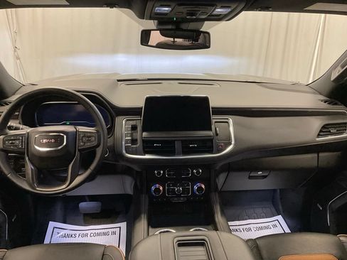 Used 2024 GMC Yukon XL AT4 w/ AT4 Premium Plus Package AWD/4WD image 28
