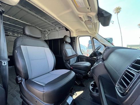 Used 2024 RAM ProMaster 2500 w/ Convenience Group FWD image 15