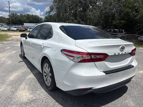 Used 2018 Toyota Camry LE FWD image 4