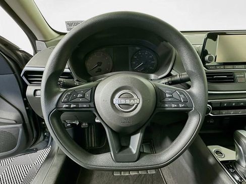 Used 2024 Nissan Altima 2.5 S image 13