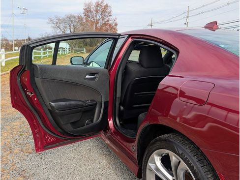 Used 2022 Dodge Charger R/T w/ Blacktop Package image 10