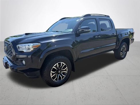Used 2022 Toyota Tacoma TRD Sport w/ Black Out Package (TMS) AWD/4WD image 2