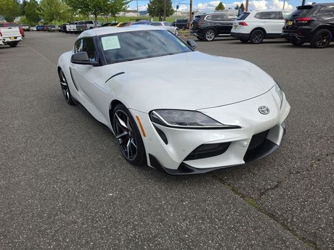Used 2020 Toyota Supra RWD image 8