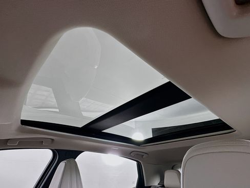 Used 2023 Nissan Ariya FWD image 26