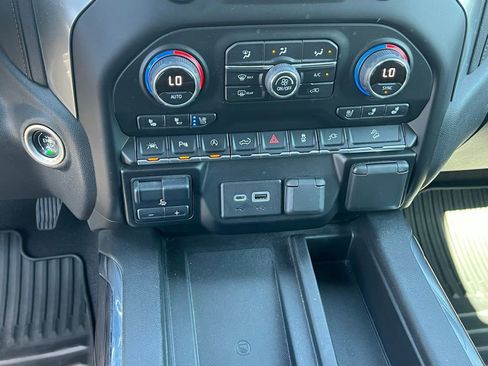 Used 2020 Chevrolet Silverado 1500 LTZ w/ LTZ Premium Package AWD/4WD image 31